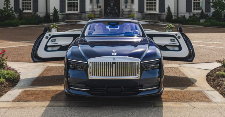Rolls-Royce Spectre – The Ultimate Electric Luxury Coupe
